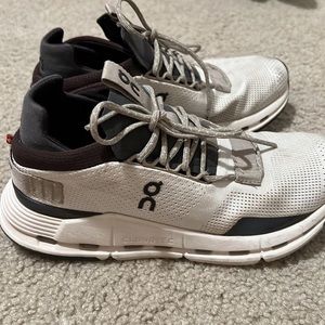 On Cloud tennis shoes size 6